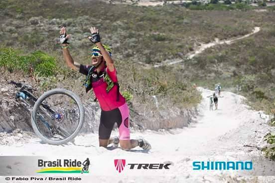 Brou Bruto na subida da igrejinha - Brasil Ride 2015