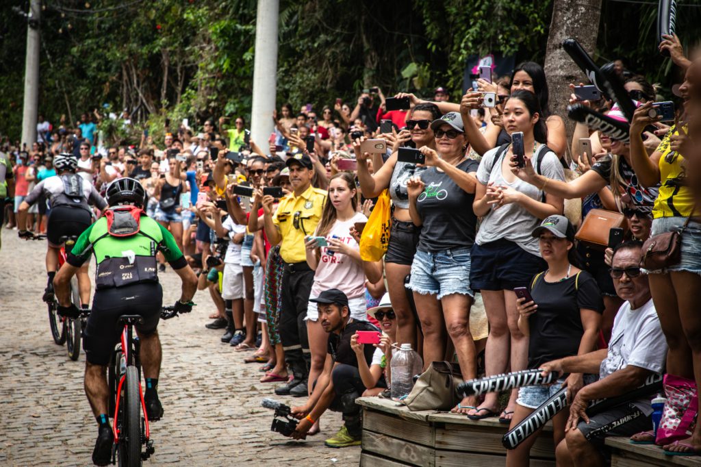 Público torcendo pelos ciclistas  (Mario Jordany / Brasil Ride)