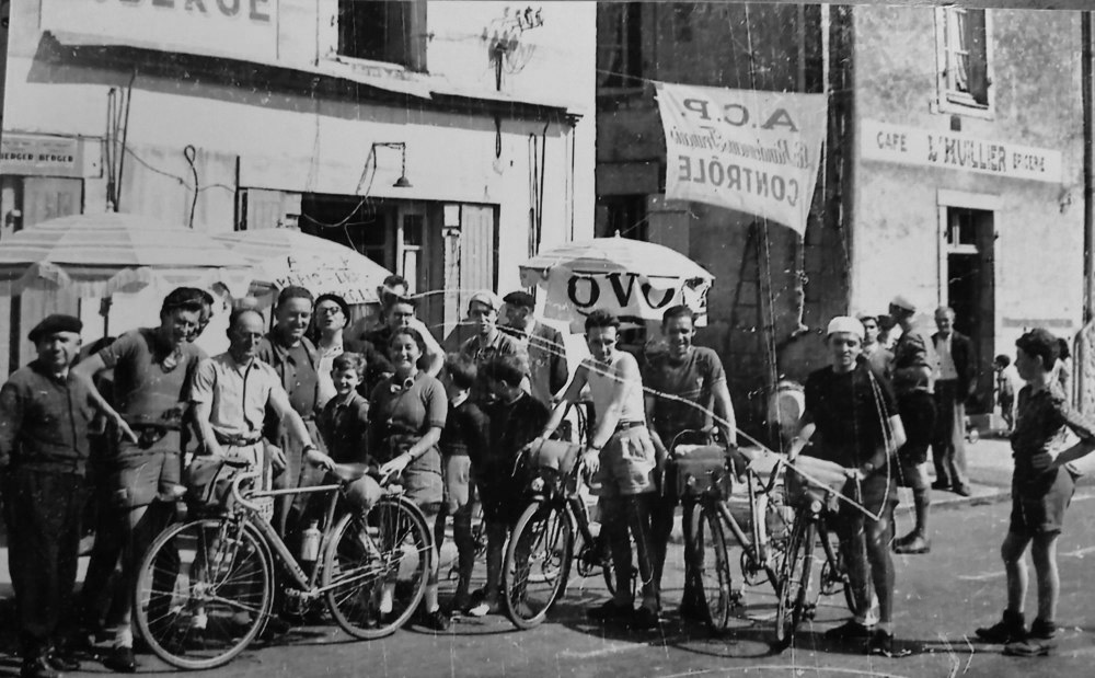 pbp 1951 - controle em Laval em 1951
em La Bonne Auberge